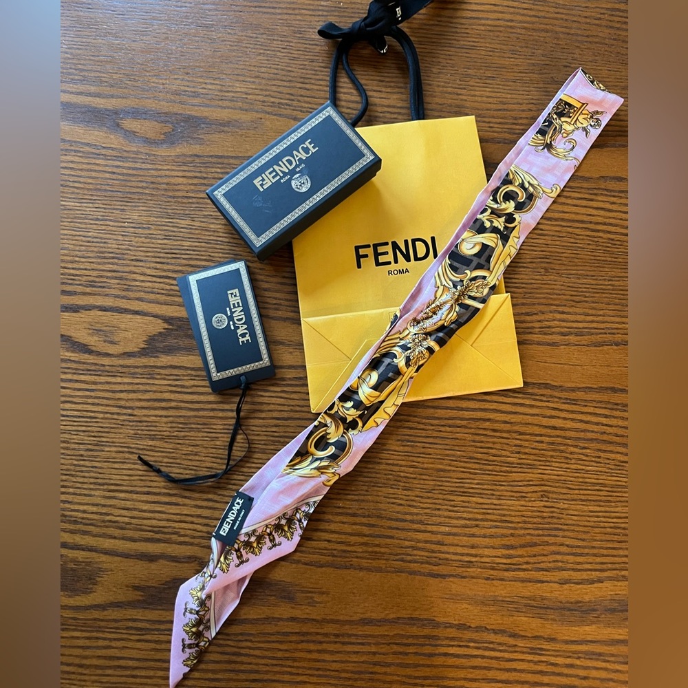 Fendace pink wrappy